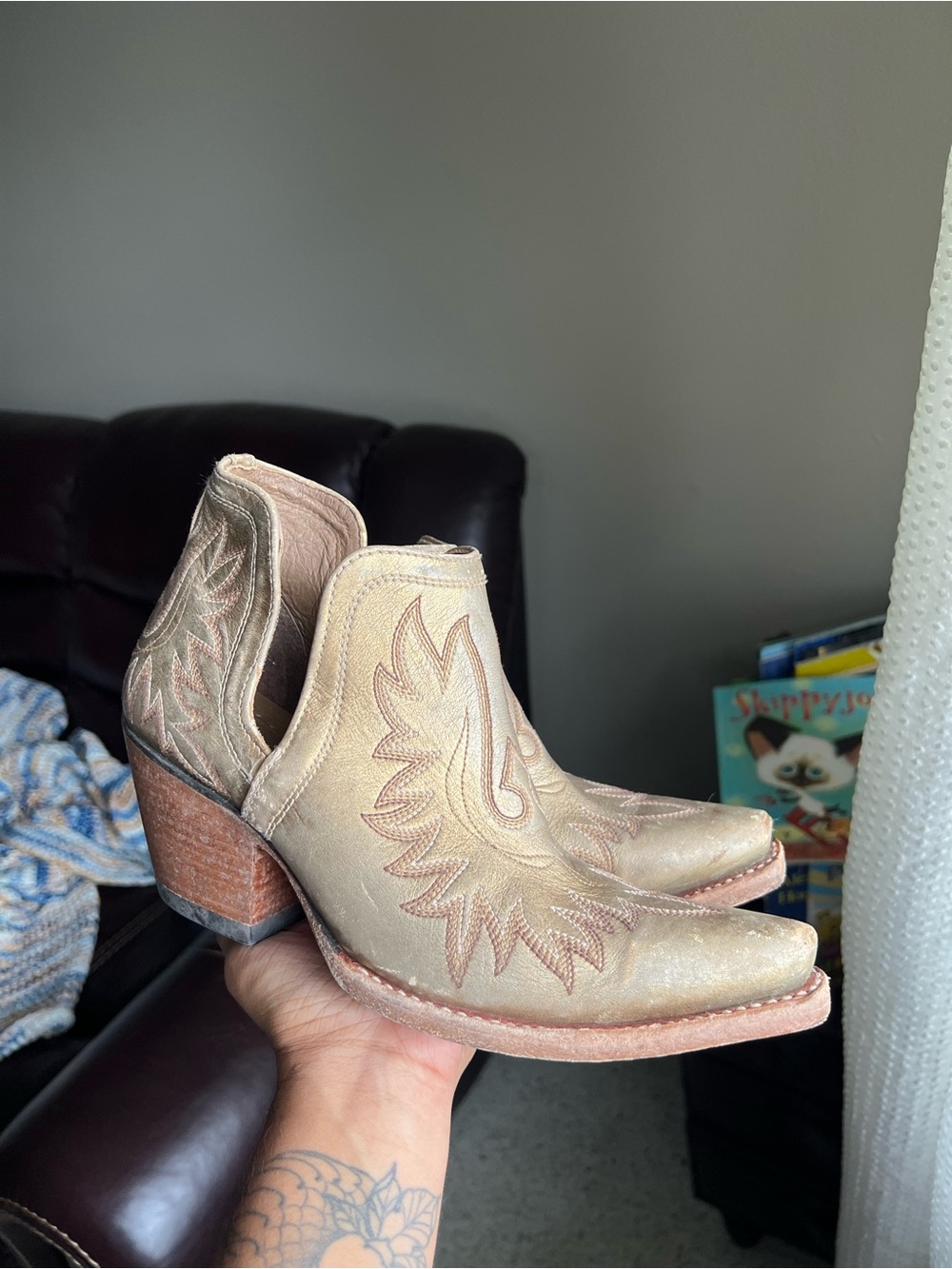 Ariat Dixon boots size 8.5